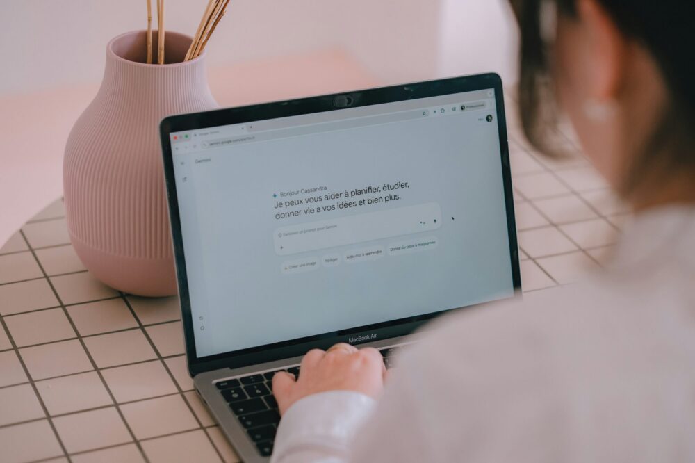 Comment choisir un nom de domaine pour un site de petites annonces ?