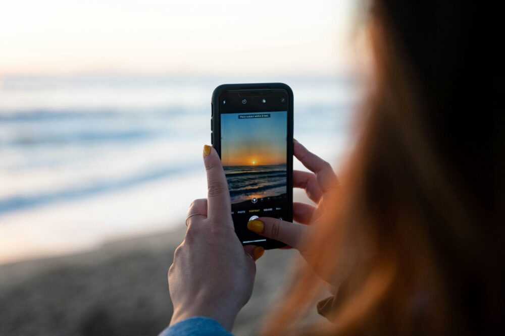 Comment utiliser les témoignages vidéo pour renforcer la confiance ?