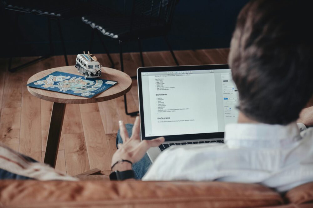 Pourquoi un site web professionnel doit-il être intégré à votre stratégie omnicanale en 2026 ?