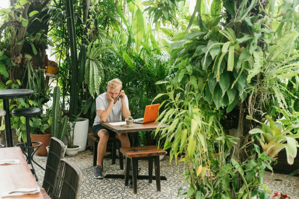 Quels sont les avantages d'un site multilingue pour les sites de jardinage ?