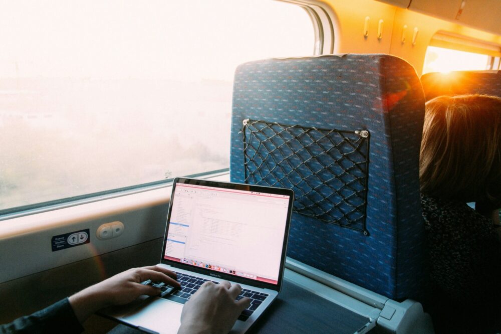 Quels sont les avantages d'un site web professionnel avec un CMS en 2026 ?