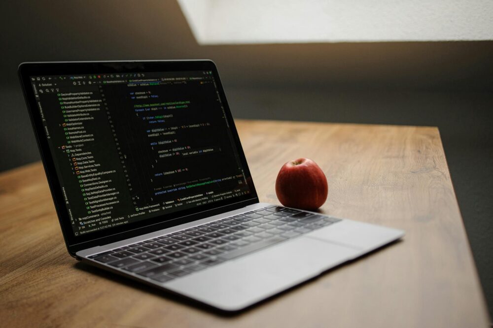 Quels sont les outils indispensables pour gérer un site web professionnel en 2026 ?