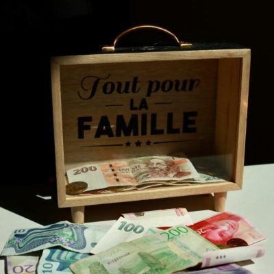 Comment choisir un nom de domaine pour un site de finance ?