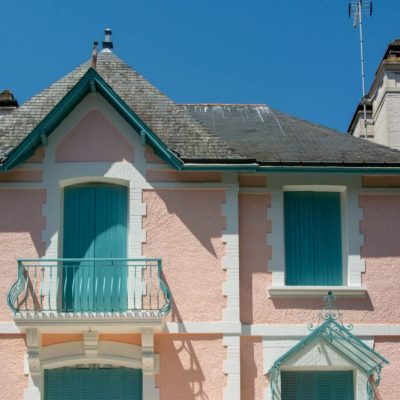 Comment choisir un nom de domaine pour un site de location saisonnière ?
