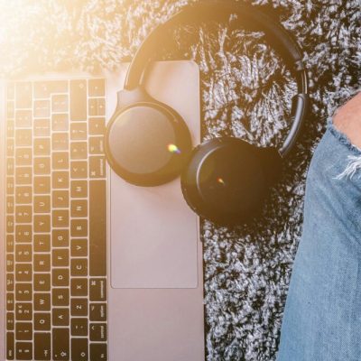 Comment un site peut-il générer des clients en utilisant des podcasts ?