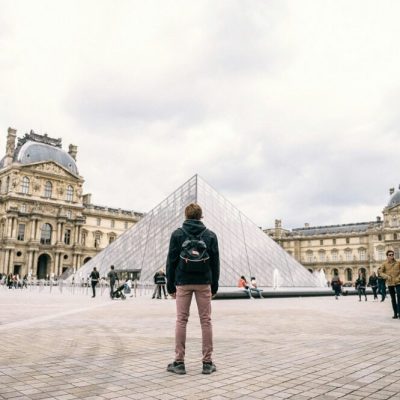 Quelle est l'importance de la simplicité dans un nom de domaine ?