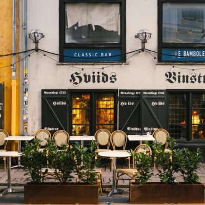 Quels sont les avantages d'un site multilingue pour les sites de philosophie ?